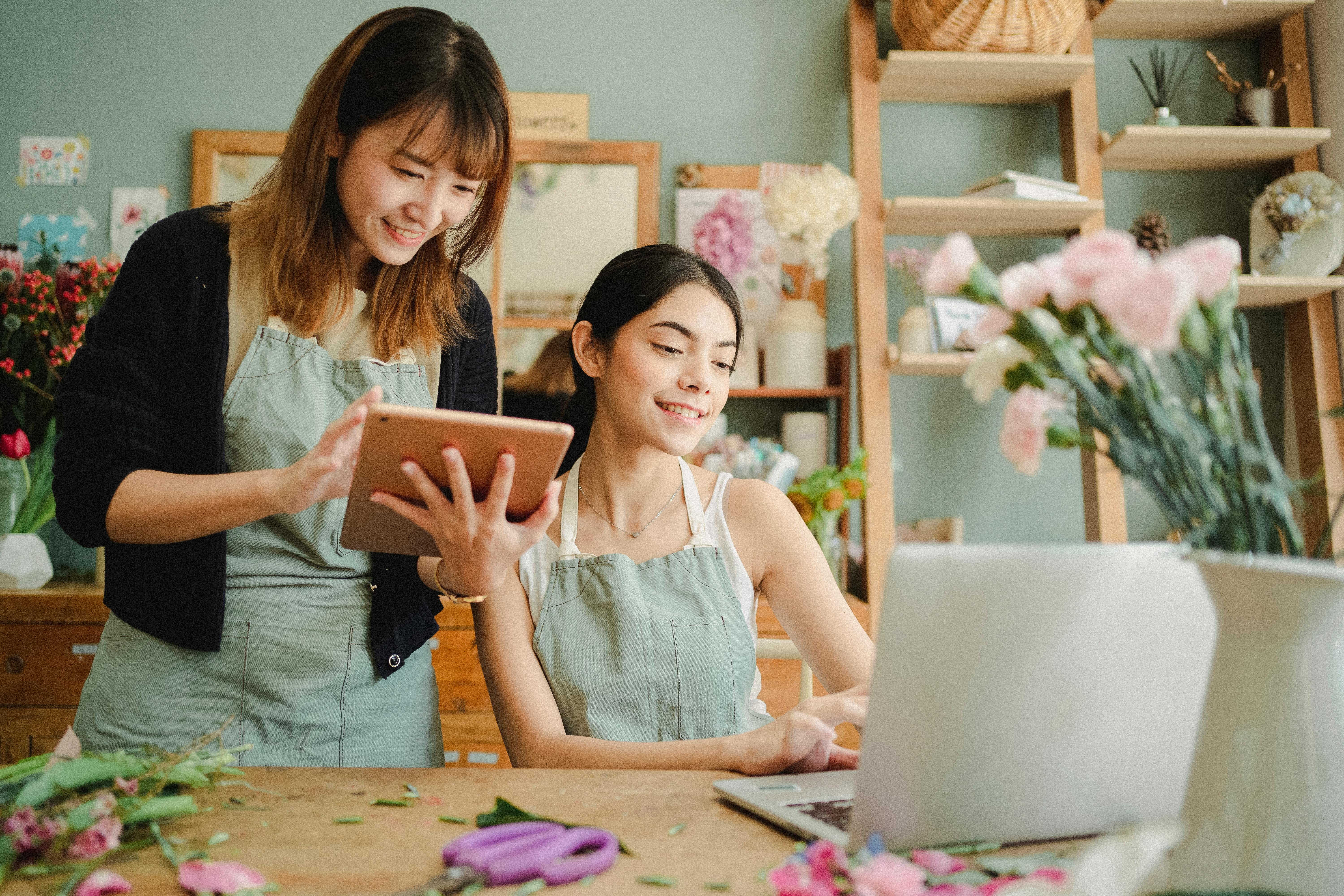 50+ Ide Jualan Online Terlaris 2025: Produk yang Pasti Laku dan Menguntungkan
