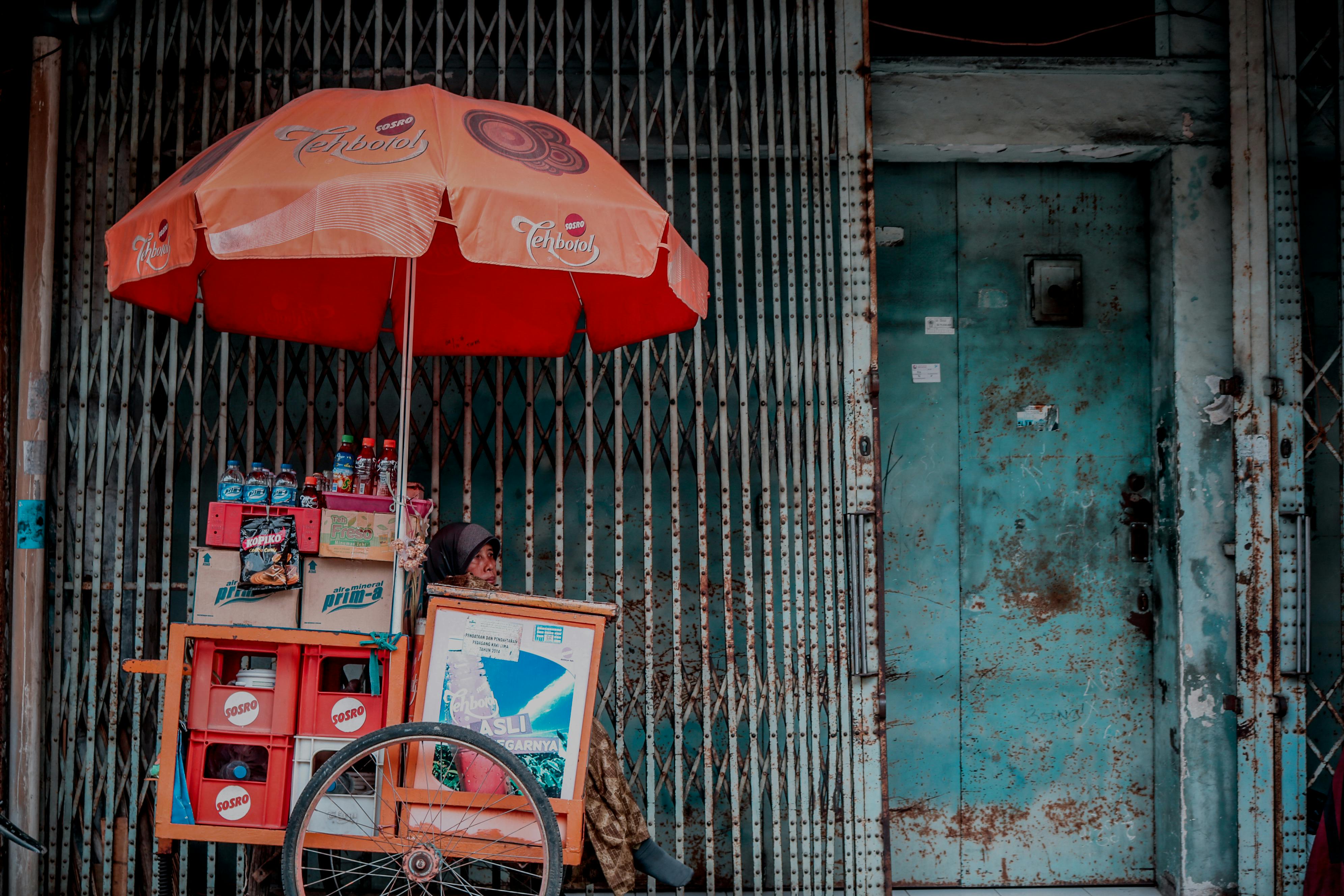 Serangan Balik Brand Lokal: 7 Strategi Melawan Dominasi F&B China